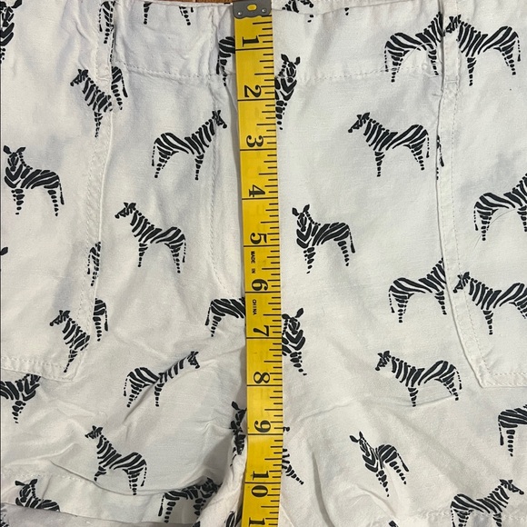 LOFT Linen Zebra Print Shorts Size 2 Black White Novelty Animal Resort Travel - Picture 4 of 8